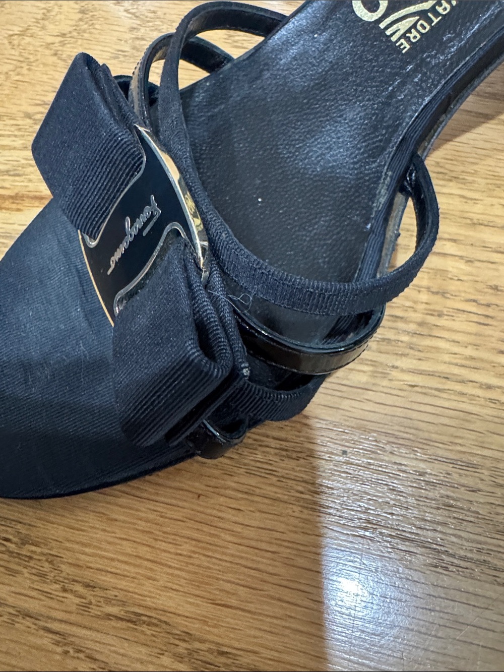 Salvatore Ferragamo Black Vara Bow Strappy Slide Sandals - Picture 8 of 8